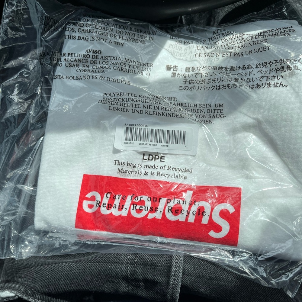 Supreme Hollywood box logo